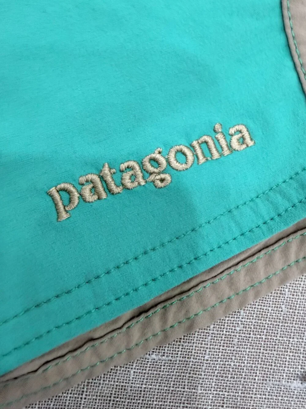 Patagonia Men’s Wavefarer Board Shorts 32 Teal Tan SP15 Swim Surf